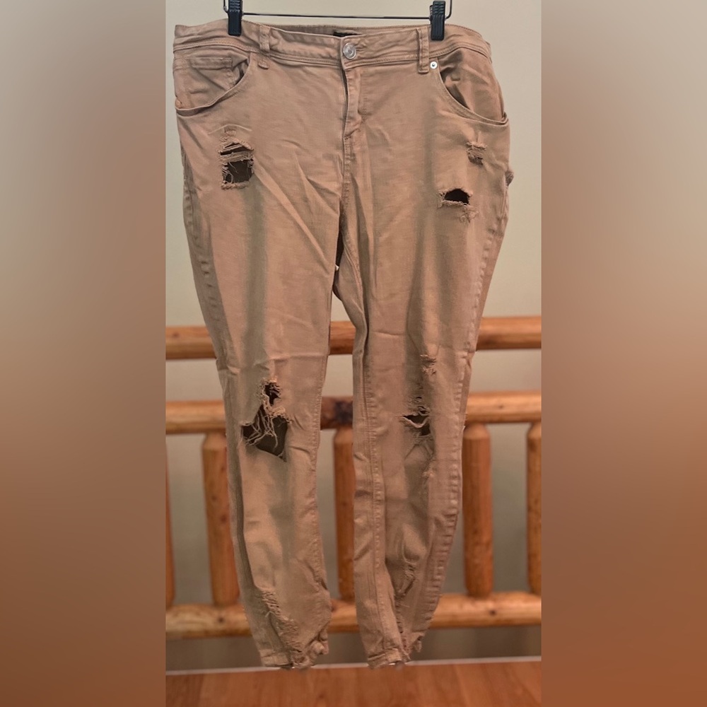 Rue+ Mid-Rise Jegging – Size 18 (Ultra Distressed)